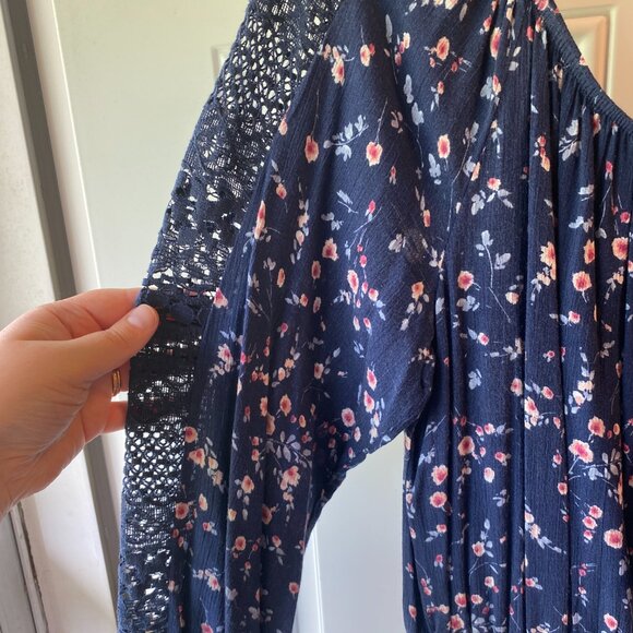 Xhilaration Dark Blue Floral Lace Romper Shorts Onesie Size M – Very Good - Picture 5 of 9